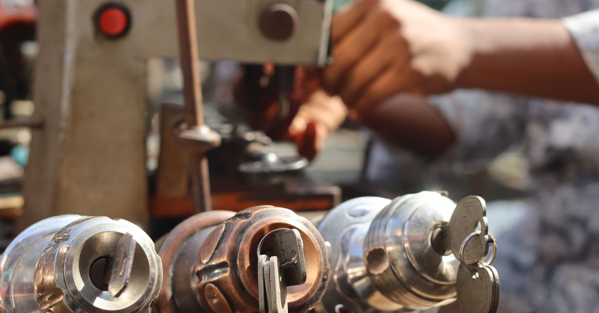 Emergency Commercial Locksmith Response — Cutting Your Downtime — Pottstown Locksmiths